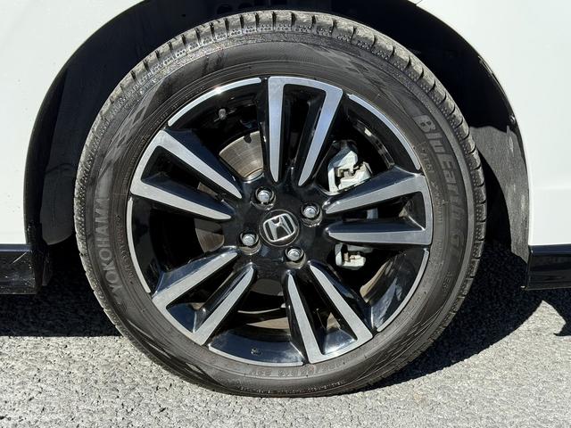 フィット ｅ：ＨＥＶ　ＲＳ　ワンオーナー　禁煙車　純正９型ナビ　フルセグ　バックカメラ　衝突軽減ブレーキ　運転支援システム　レーダークルーズコントロール　ＵＳＢ端子　パドルシフト　ＳＤ録音ミュージックサーバー　内牧ステアリング（30枚目）