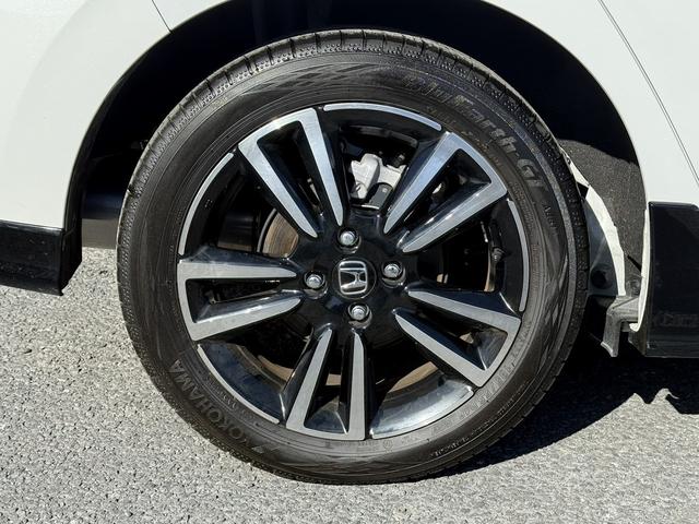 フィット ｅ：ＨＥＶ　ＲＳ　ワンオーナー　禁煙車　純正９型ナビ　フルセグ　バックカメラ　衝突軽減ブレーキ　運転支援システム　レーダークルーズコントロール　ＵＳＢ端子　パドルシフト　ＳＤ録音ミュージックサーバー　内牧ステアリング（31枚目）