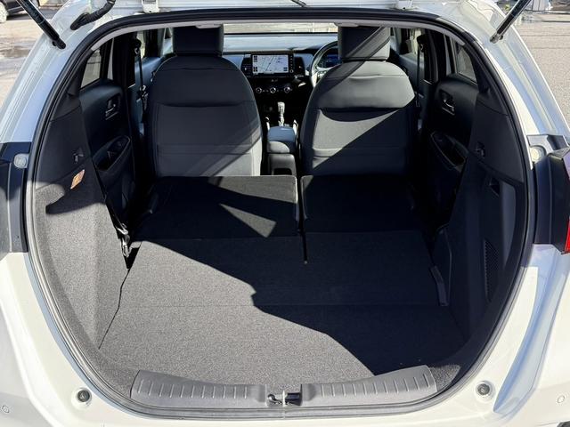 フィット ｅ：ＨＥＶ　ＲＳ　ワンオーナー　禁煙車　純正９型ナビ　フルセグ　バックカメラ　衝突軽減ブレーキ　運転支援システム　レーダークルーズコントロール　ＵＳＢ端子　パドルシフト　ＳＤ録音ミュージックサーバー　内牧ステアリング（37枚目）