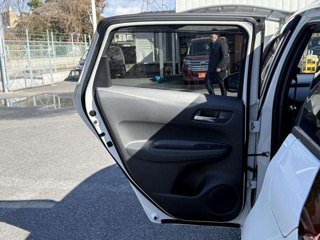 フィット ｅ：ＨＥＶ　ＲＳ　ワンオーナー　禁煙車　純正９型ナビ　フルセグ　バックカメラ　衝突軽減ブレーキ　運転支援システム　レーダークルーズコントロール　ＵＳＢ端子　パドルシフト　ＳＤ録音ミュージックサーバー　内牧ステアリング（38枚目）