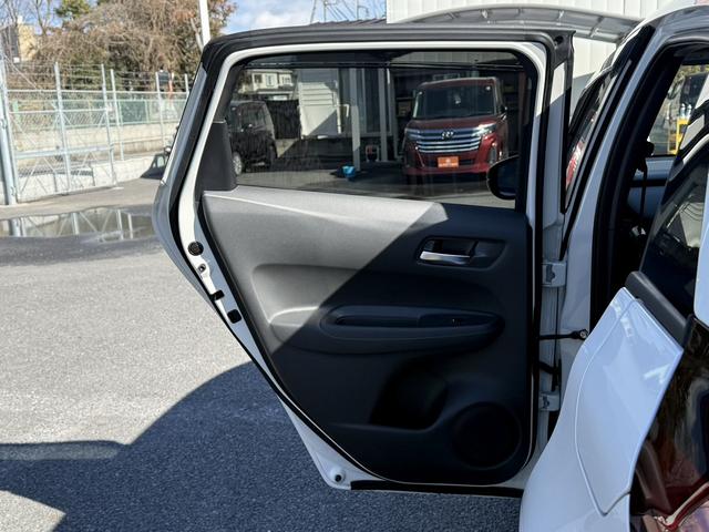 フィット ｅ：ＨＥＶ　ＲＳ　ワンオーナー　禁煙車　純正９型ナビ　フルセグ　バックカメラ　衝突軽減ブレーキ　運転支援システム　レーダークルーズコントロール　ＵＳＢ端子　パドルシフト　ＳＤ録音ミュージックサーバー　内牧ステアリング（39枚目）