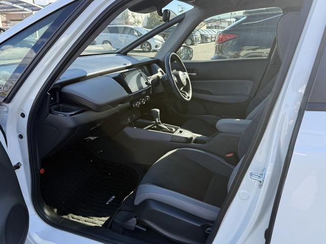 フィット ｅ：ＨＥＶ　ＲＳ　ワンオーナー　禁煙車　純正９型ナビ　フルセグ　バックカメラ　衝突軽減ブレーキ　運転支援システム　レーダークルーズコントロール　ＵＳＢ端子　パドルシフト　ＳＤ録音ミュージックサーバー　内牧ステアリング（45枚目）