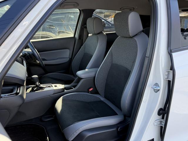 フィット ｅ：ＨＥＶ　ＲＳ　ワンオーナー　禁煙車　純正９型ナビ　フルセグ　バックカメラ　衝突軽減ブレーキ　運転支援システム　レーダークルーズコントロール　ＵＳＢ端子　パドルシフト　ＳＤ録音ミュージックサーバー　内牧ステアリング（46枚目）