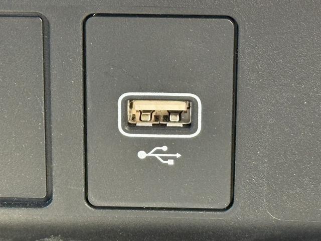 フィット ｅ：ＨＥＶ　ＲＳ　ワンオーナー　禁煙車　純正９型ナビ　フルセグ　バックカメラ　衝突軽減ブレーキ　運転支援システム　レーダークルーズコントロール　ＵＳＢ端子　パドルシフト　ＳＤ録音ミュージックサーバー　内牧ステアリング（54枚目）