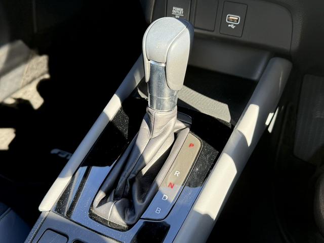 フィット ｅ：ＨＥＶ　ＲＳ　ワンオーナー　禁煙車　純正９型ナビ　フルセグ　バックカメラ　衝突軽減ブレーキ　運転支援システム　レーダークルーズコントロール　ＵＳＢ端子　パドルシフト　ＳＤ録音ミュージックサーバー　内牧ステアリング（57枚目）