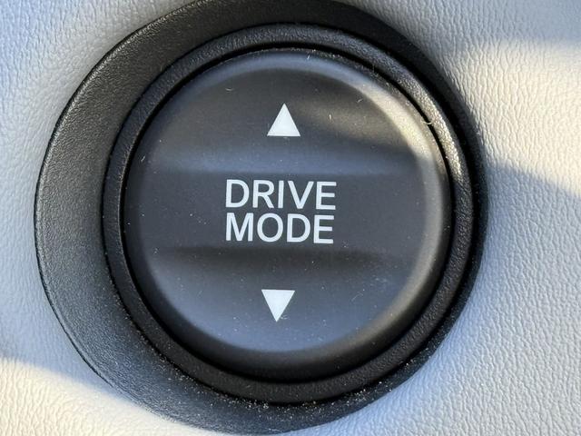 フィット ｅ：ＨＥＶ　ＲＳ　ワンオーナー　禁煙車　純正９型ナビ　フルセグ　バックカメラ　衝突軽減ブレーキ　運転支援システム　レーダークルーズコントロール　ＵＳＢ端子　パドルシフト　ＳＤ録音ミュージックサーバー　内牧ステアリング（58枚目）