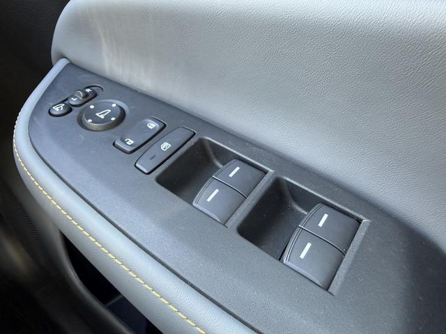 フィット ｅ：ＨＥＶ　ＲＳ　ワンオーナー　禁煙車　純正９型ナビ　フルセグ　バックカメラ　衝突軽減ブレーキ　運転支援システム　レーダークルーズコントロール　ＵＳＢ端子　パドルシフト　ＳＤ録音ミュージックサーバー　内牧ステアリング（64枚目）