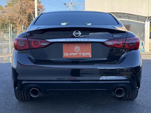 スカイライン ４００Ｒ　禁煙車　純正８インチナビ　アラウンドビューカメラ　フルセグ　ＢＯＳＥサウンド　衝突軽減ブレーキ　黒革シート　シートヒーター　パワーシート　ブラインドスポットモニター　レーンキープ　Ｂｌｕｅｔｏｏｔｈ（10枚目）