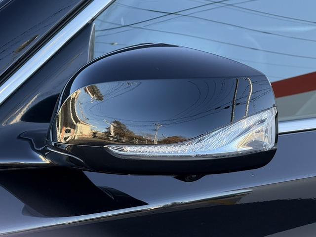 スカイライン ４００Ｒ　禁煙車　純正８インチナビ　アラウンドビューカメラ　フルセグ　ＢＯＳＥサウンド　衝突軽減ブレーキ　黒革シート　シートヒーター　パワーシート　ブラインドスポットモニター　レーンキープ　Ｂｌｕｅｔｏｏｔｈ（30枚目）