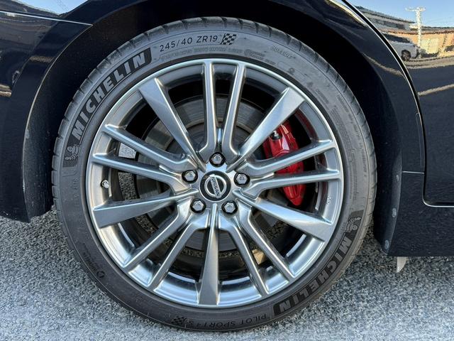 スカイライン ４００Ｒ　禁煙車　純正８インチナビ　アラウンドビューカメラ　フルセグ　ＢＯＳＥサウンド　衝突軽減ブレーキ　黒革シート　シートヒーター　パワーシート　ブラインドスポットモニター　レーンキープ　Ｂｌｕｅｔｏｏｔｈ（31枚目）