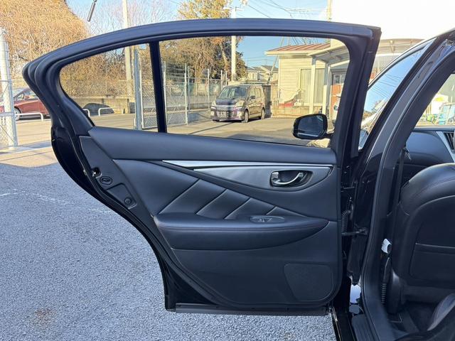 スカイライン ４００Ｒ　禁煙車　純正８インチナビ　アラウンドビューカメラ　フルセグ　ＢＯＳＥサウンド　衝突軽減ブレーキ　黒革シート　シートヒーター　パワーシート　ブラインドスポットモニター　レーンキープ　Ｂｌｕｅｔｏｏｔｈ（41枚目）