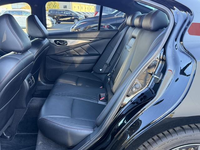 スカイライン ４００Ｒ　禁煙車　純正８インチナビ　アラウンドビューカメラ　フルセグ　ＢＯＳＥサウンド　衝突軽減ブレーキ　黒革シート　シートヒーター　パワーシート　ブラインドスポットモニター　レーンキープ　Ｂｌｕｅｔｏｏｔｈ（46枚目）