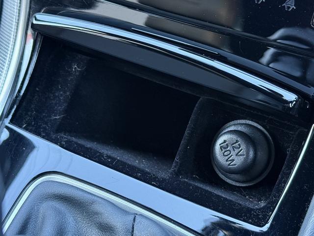 スカイライン ４００Ｒ　禁煙車　純正８インチナビ　アラウンドビューカメラ　フルセグ　ＢＯＳＥサウンド　衝突軽減ブレーキ　黒革シート　シートヒーター　パワーシート　ブラインドスポットモニター　レーンキープ　Ｂｌｕｅｔｏｏｔｈ（61枚目）