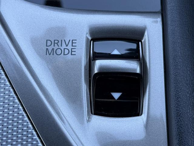 スカイライン ４００Ｒ　禁煙車　純正８インチナビ　アラウンドビューカメラ　フルセグ　ＢＯＳＥサウンド　衝突軽減ブレーキ　黒革シート　シートヒーター　パワーシート　ブラインドスポットモニター　レーンキープ　Ｂｌｕｅｔｏｏｔｈ（64枚目）