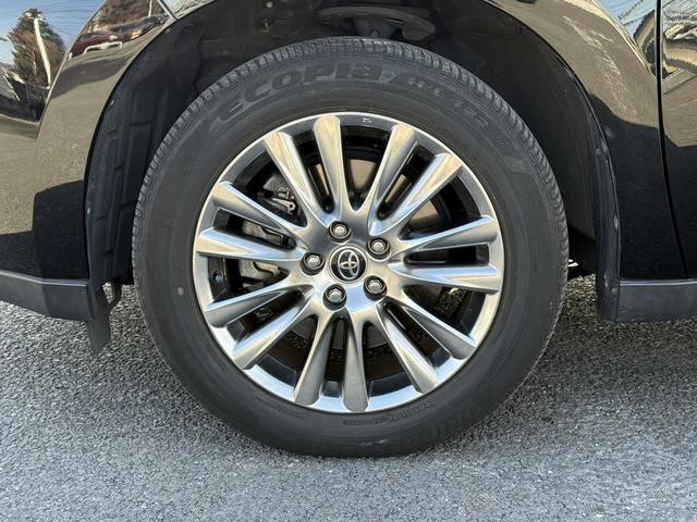 ハリアーハイブリッド プレミアム　メタル　アンド　レザーパッケージ　禁煙車　ムーンルーフ　インテリジェントクリアランスソナー　純正８インチナビ　バックカメラ　快適温熱シート　ベンチレーション　黒革シート　パワーバックドア　セーフティセンス　ビルトインＥＴＣ２．０（29枚目）