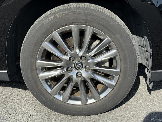 ハリアーハイブリッド プレミアム　メタル　アンド　レザーパッケージ　禁煙車　ムーンルーフ　インテリジェントクリアランスソナー　純正８インチナビ　バックカメラ　快適温熱シート　ベンチレーション　黒革シート　パワーバックドア　セーフティセンス　ビルトインＥＴＣ２．０（30枚目）