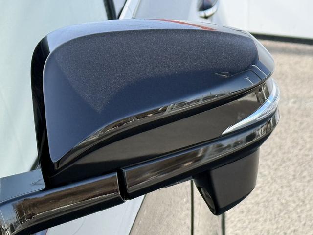 ハリアーハイブリッド プレミアム　メタル　アンド　レザーパッケージ　禁煙車　ムーンルーフ　インテリジェントクリアランスソナー　純正８インチナビ　バックカメラ　快適温熱シート　ベンチレーション　黒革シート　パワーバックドア　セーフティセンス　ビルトインＥＴＣ２．０（33枚目）