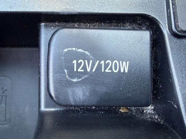 ハリアーハイブリッド プレミアム　メタル　アンド　レザーパッケージ　禁煙車　ムーンルーフ　インテリジェントクリアランスソナー　純正８インチナビ　バックカメラ　快適温熱シート　ベンチレーション　黒革シート　パワーバックドア　セーフティセンス　ビルトインＥＴＣ２．０（58枚目）