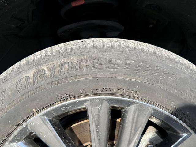 ハリアーハイブリッド プレミアム　メタル　アンド　レザーパッケージ　禁煙車　ムーンルーフ　インテリジェントクリアランスソナー　純正８インチナビ　バックカメラ　快適温熱シート　ベンチレーション　黒革シート　パワーバックドア　セーフティセンス　ビルトインＥＴＣ２．０（69枚目）