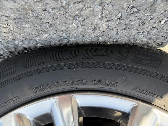 ハリアーハイブリッド プレミアム　メタル　アンド　レザーパッケージ　禁煙車　ムーンルーフ　インテリジェントクリアランスソナー　純正８インチナビ　バックカメラ　快適温熱シート　ベンチレーション　黒革シート　パワーバックドア　セーフティセンス　ビルトインＥＴＣ２．０（70枚目）