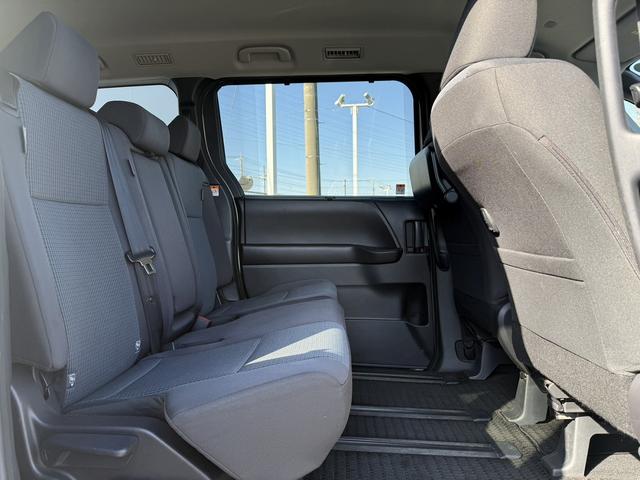 ノア X 禁煙車 ナビ バックカメラ 電動スライドドア 運転支援システム 衝突軽減ブレーキ オートハイビーム レーダークルーズコントロール 電子パーキング オートホールドブレーキ ロードサインアシスト etc(42枚目)