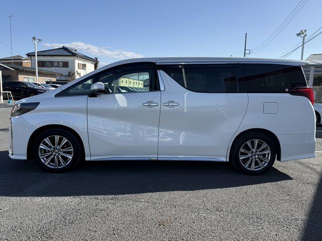 アルファード ２．５Ｓ　タイプゴールド　ワンオーナー　禁煙車　純正ＪＢＬプレミアムサウンドナビ　１３型リアモニター　パワーバックドア　３６０度カメラ　ブラインドスポットモニター　デジタルインナーミラー　衝突軽減　運転支援　両側電動スライド（11枚目）