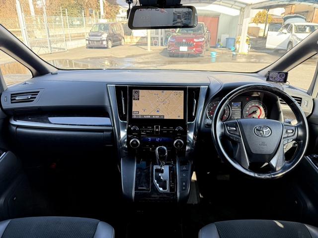 アルファード ２．５Ｓ　タイプゴールド　ワンオーナー　禁煙車　純正ＪＢＬプレミアムサウンドナビ　１３型リアモニター　パワーバックドア　３６０度カメラ　ブラインドスポットモニター　デジタルインナーミラー　衝突軽減　運転支援　両側電動スライド（18枚目）
