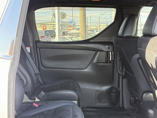 アルファード ２．５Ｓ　タイプゴールド　ワンオーナー　禁煙車　純正ＪＢＬプレミアムサウンドナビ　１３型リアモニター　パワーバックドア　３６０度カメラ　ブラインドスポットモニター　デジタルインナーミラー　衝突軽減　運転支援　両側電動スライド（38枚目）