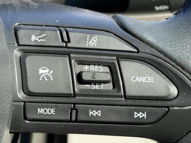 ヤリス ハイブリッドＺ　禁煙車　モデリスタエアロ　純正８インチディスプレイ　バックカメラ　フルセグ　衝突軽減ブレーキ　運転支援システム　オートマチックハイビーム　純正ビルトインＥＴＣ２．０　レーダークルーズ　シートヒーター（7枚目）
