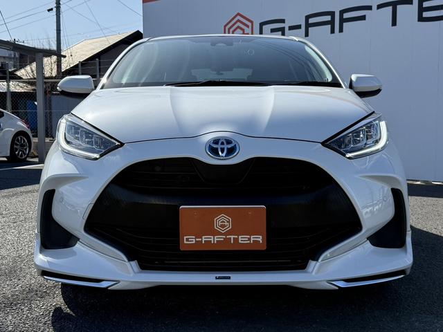 ヤリス ハイブリッドＺ　禁煙車　モデリスタエアロ　純正８インチディスプレイ　バックカメラ　フルセグ　衝突軽減ブレーキ　運転支援システム　オートマチックハイビーム　純正ビルトインＥＴＣ２．０　レーダークルーズ　シートヒーター（8枚目）