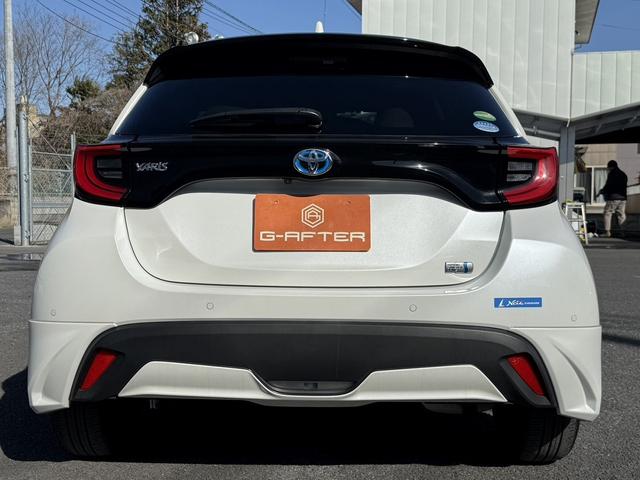 ヤリス ハイブリッドＺ　禁煙車　モデリスタエアロ　純正８インチディスプレイ　バックカメラ　フルセグ　衝突軽減ブレーキ　運転支援システム　オートマチックハイビーム　純正ビルトインＥＴＣ２．０　レーダークルーズ　シートヒーター（10枚目）