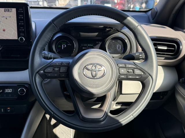 ヤリス ハイブリッドＺ　禁煙車　モデリスタエアロ　純正８インチディスプレイ　バックカメラ　フルセグ　衝突軽減ブレーキ　運転支援システム　オートマチックハイビーム　純正ビルトインＥＴＣ２．０　レーダークルーズ　シートヒーター（19枚目）