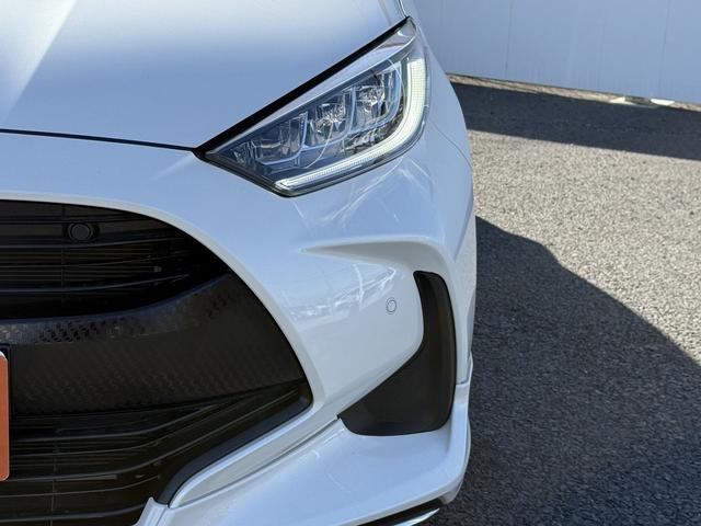 ヤリス ハイブリッドＺ　禁煙車　モデリスタエアロ　純正８インチディスプレイ　バックカメラ　フルセグ　衝突軽減ブレーキ　運転支援システム　オートマチックハイビーム　純正ビルトインＥＴＣ２．０　レーダークルーズ　シートヒーター（26枚目）