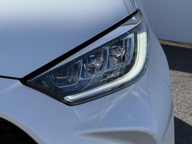 ヤリス ハイブリッドＺ　禁煙車　モデリスタエアロ　純正８インチディスプレイ　バックカメラ　フルセグ　衝突軽減ブレーキ　運転支援システム　オートマチックハイビーム　純正ビルトインＥＴＣ２．０　レーダークルーズ　シートヒーター（27枚目）