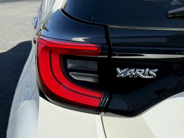 ヤリス ハイブリッドＺ　禁煙車　モデリスタエアロ　純正８インチディスプレイ　バックカメラ　フルセグ　衝突軽減ブレーキ　運転支援システム　オートマチックハイビーム　純正ビルトインＥＴＣ２．０　レーダークルーズ　シートヒーター（28枚目）