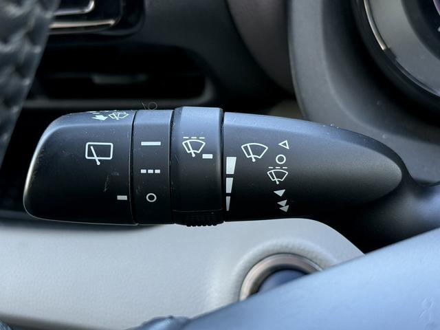 ヤリス ハイブリッドＺ　禁煙車　モデリスタエアロ　純正８インチディスプレイ　バックカメラ　フルセグ　衝突軽減ブレーキ　運転支援システム　オートマチックハイビーム　純正ビルトインＥＴＣ２．０　レーダークルーズ　シートヒーター（54枚目）