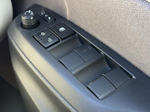 ヤリス ハイブリッドＺ　禁煙車　モデリスタエアロ　純正８インチディスプレイ　バックカメラ　フルセグ　衝突軽減ブレーキ　運転支援システム　オートマチックハイビーム　純正ビルトインＥＴＣ２．０　レーダークルーズ　シートヒーター（57枚目）