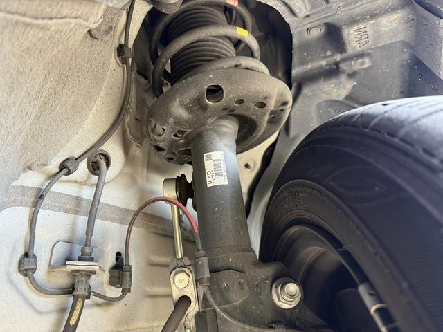 ヤリス ハイブリッドＺ　禁煙車　モデリスタエアロ　純正８インチディスプレイ　バックカメラ　フルセグ　衝突軽減ブレーキ　運転支援システム　オートマチックハイビーム　純正ビルトインＥＴＣ２．０　レーダークルーズ　シートヒーター（70枚目）