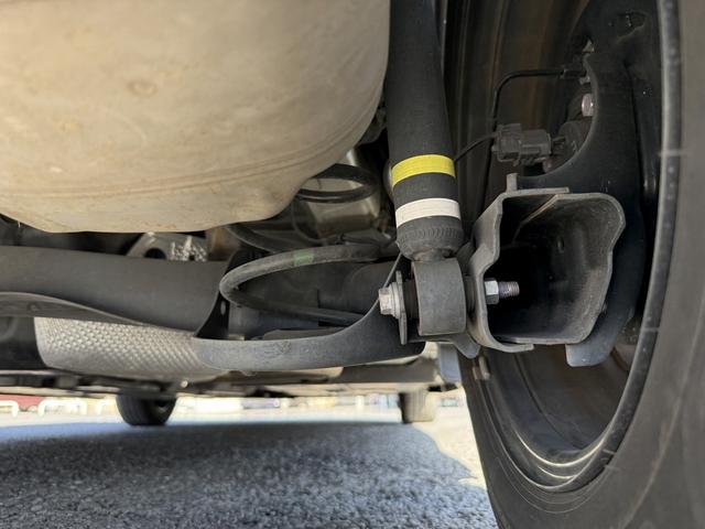 ヤリス ハイブリッドＺ　禁煙車　モデリスタエアロ　純正８インチディスプレイ　バックカメラ　フルセグ　衝突軽減ブレーキ　運転支援システム　オートマチックハイビーム　純正ビルトインＥＴＣ２．０　レーダークルーズ　シートヒーター（71枚目）