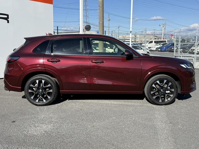 ＺＲ－Ｖ ｅ：ＨＥＶ　Ｚ　禁煙車　純正１１．４インチナビ　ＢＯＳＥサウンド　赤革シート　アラウンドビューカメラ　フルセグ　衝突権限ブレーキ　ステアリングヒーター　電動リアゲート　ビルドインＥＴＣ２．０　パワーシート　ＬＥＤ（9枚目）