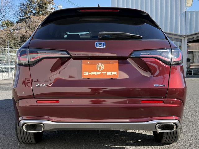 ＺＲ－Ｖ ｅ：ＨＥＶ　Ｚ　禁煙車　純正１１．４インチナビ　ＢＯＳＥサウンド　赤革シート　アラウンドビューカメラ　フルセグ　衝突権限ブレーキ　ステアリングヒーター　電動リアゲート　ビルドインＥＴＣ２．０　パワーシート　ＬＥＤ（10枚目）