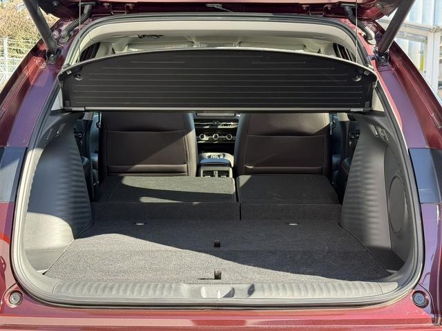 ＺＲ－Ｖ ｅ：ＨＥＶ　Ｚ　禁煙車　純正１１．４インチナビ　ＢＯＳＥサウンド　赤革シート　アラウンドビューカメラ　フルセグ　衝突権限ブレーキ　ステアリングヒーター　電動リアゲート　ビルドインＥＴＣ２．０　パワーシート　ＬＥＤ（40枚目）