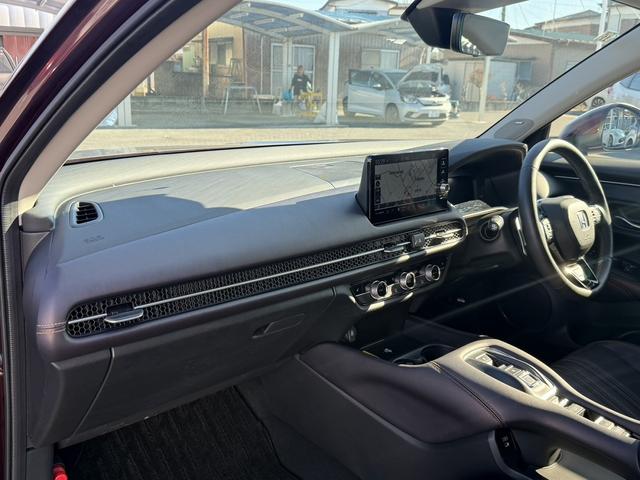 ＺＲ－Ｖ ｅ：ＨＥＶ　Ｚ　禁煙車　純正１１．４インチナビ　ＢＯＳＥサウンド　赤革シート　アラウンドビューカメラ　フルセグ　衝突権限ブレーキ　ステアリングヒーター　電動リアゲート　ビルドインＥＴＣ２．０　パワーシート　ＬＥＤ（45枚目）