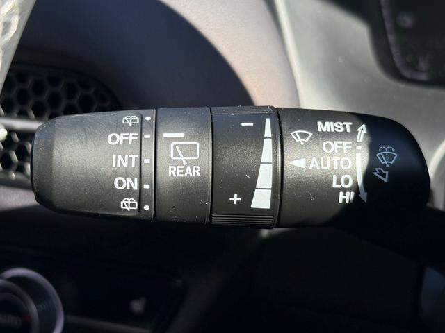 ＺＲ－Ｖ ｅ：ＨＥＶ　Ｚ　禁煙車　純正１１．４インチナビ　ＢＯＳＥサウンド　赤革シート　アラウンドビューカメラ　フルセグ　衝突権限ブレーキ　ステアリングヒーター　電動リアゲート　ビルドインＥＴＣ２．０　パワーシート　ＬＥＤ（55枚目）