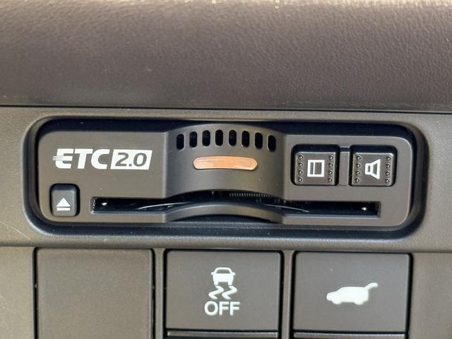 ＺＲ－Ｖ ｅ：ＨＥＶ　Ｚ　禁煙車　純正１１．４インチナビ　ＢＯＳＥサウンド　赤革シート　アラウンドビューカメラ　フルセグ　衝突権限ブレーキ　ステアリングヒーター　電動リアゲート　ビルドインＥＴＣ２．０　パワーシート　ＬＥＤ（57枚目）