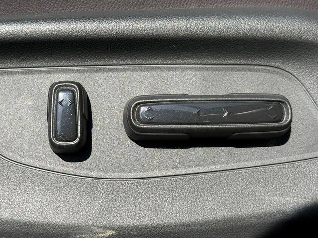 ＺＲ－Ｖ ｅ：ＨＥＶ　Ｚ　禁煙車　純正１１．４インチナビ　ＢＯＳＥサウンド　赤革シート　アラウンドビューカメラ　フルセグ　衝突権限ブレーキ　ステアリングヒーター　電動リアゲート　ビルドインＥＴＣ２．０　パワーシート　ＬＥＤ（59枚目）