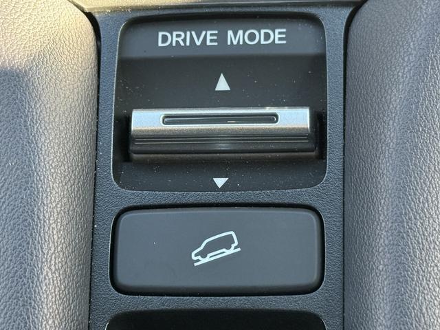 ＺＲ－Ｖ ｅ：ＨＥＶ　Ｚ　禁煙車　純正１１．４インチナビ　ＢＯＳＥサウンド　赤革シート　アラウンドビューカメラ　フルセグ　衝突権限ブレーキ　ステアリングヒーター　電動リアゲート　ビルドインＥＴＣ２．０　パワーシート　ＬＥＤ（65枚目）