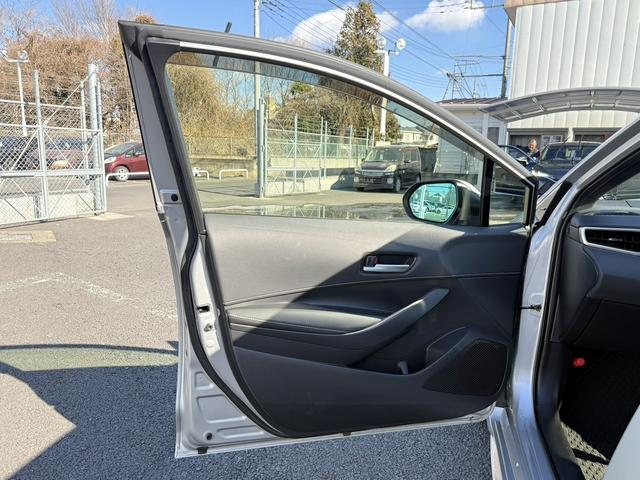 カローラスポーツ G R3登録 禁煙車 1オーナー 6MT 純正9型ディスプレイオーディオ フルセグ バックカメラ ハーフレザー 衝突軽減ブレーキ アダプティブクルーズコントロール レーンキープ ビルドインETC2.0(42枚目)