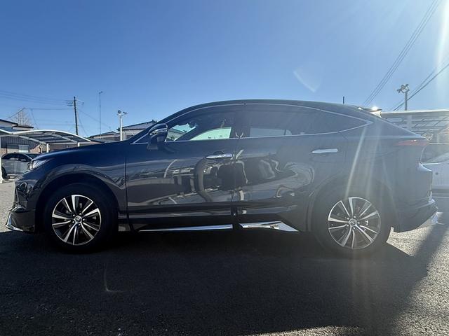 ハリアーハイブリッド Ｇ　禁煙車　モデリスタフルエアロ　純正８インチナビ　バックカメラ　ブラインドスポットモニター　衝突軽減ブレーキ　運転支援システム　電動リアゲート　パワーシート　ハーフレザー　ビルドインＥＴＣ　ＬＥＤ（11枚目）