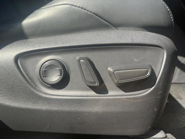 ハリアーハイブリッド Ｇ　禁煙車　モデリスタフルエアロ　純正８インチナビ　バックカメラ　ブラインドスポットモニター　衝突軽減ブレーキ　運転支援システム　電動リアゲート　パワーシート　ハーフレザー　ビルドインＥＴＣ　ＬＥＤ（62枚目）